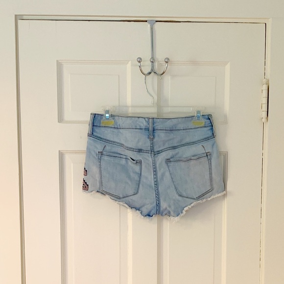 High Rise Patterned Jean Shorts - Picture 2 of 2